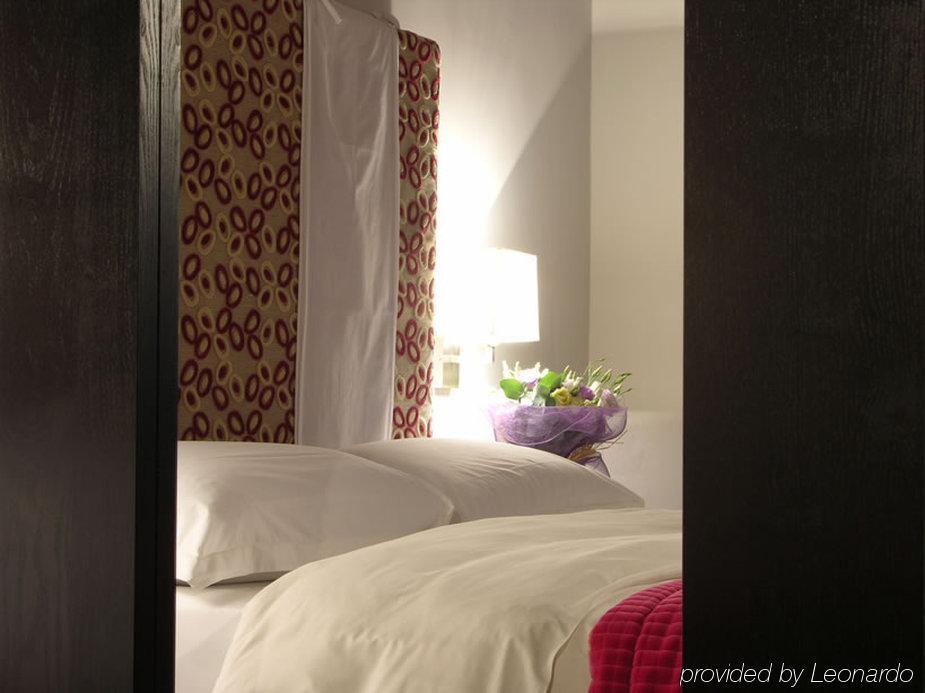 เตรวี บีบี โบ บูทิก โฮเทล Hotel โรม ภายนอก รูปภาพ