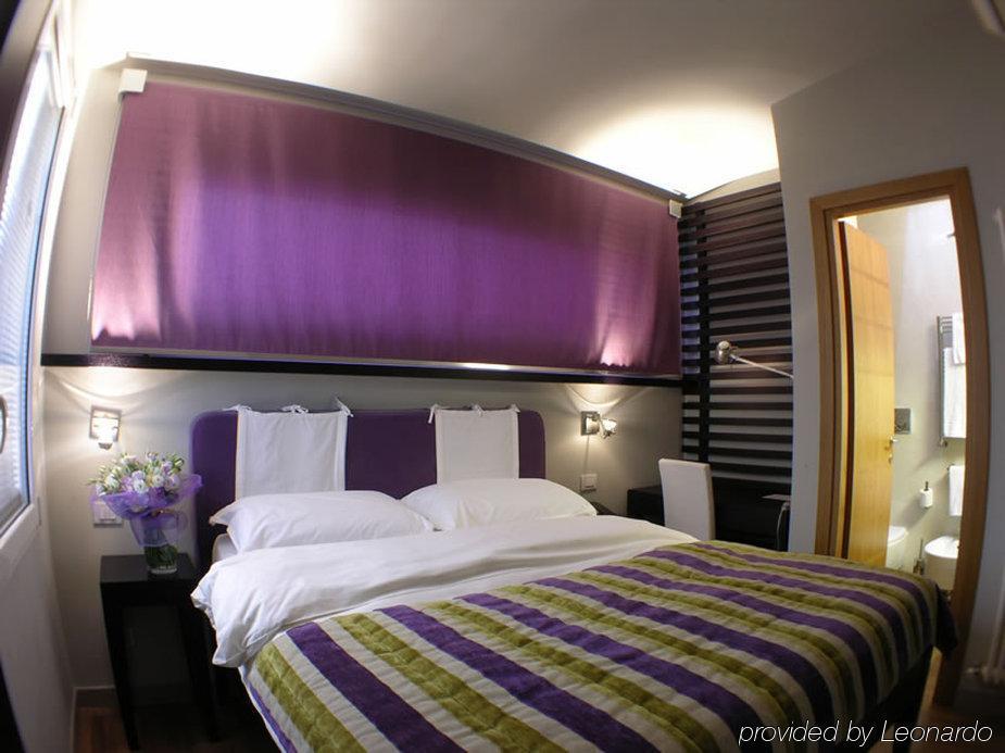 เตรวี บีบี โบ บูทิก โฮเทล Hotel โรม ภายนอก รูปภาพ