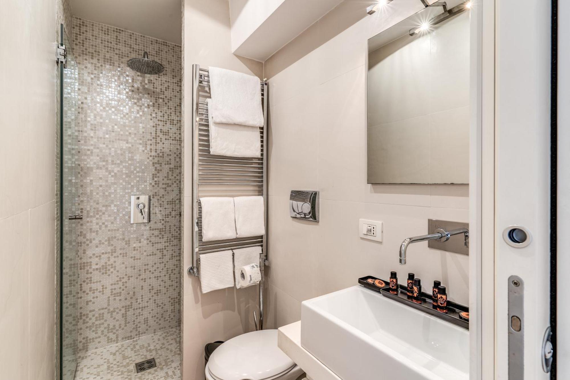 เตรวี บีบี โบ บูทิก โฮเทล Hotel โรม ภายนอก รูปภาพ